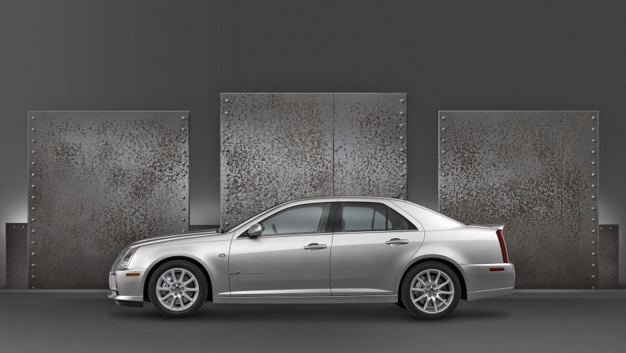 Cadillac STS-V 2006 года  (фото 14 из 44)